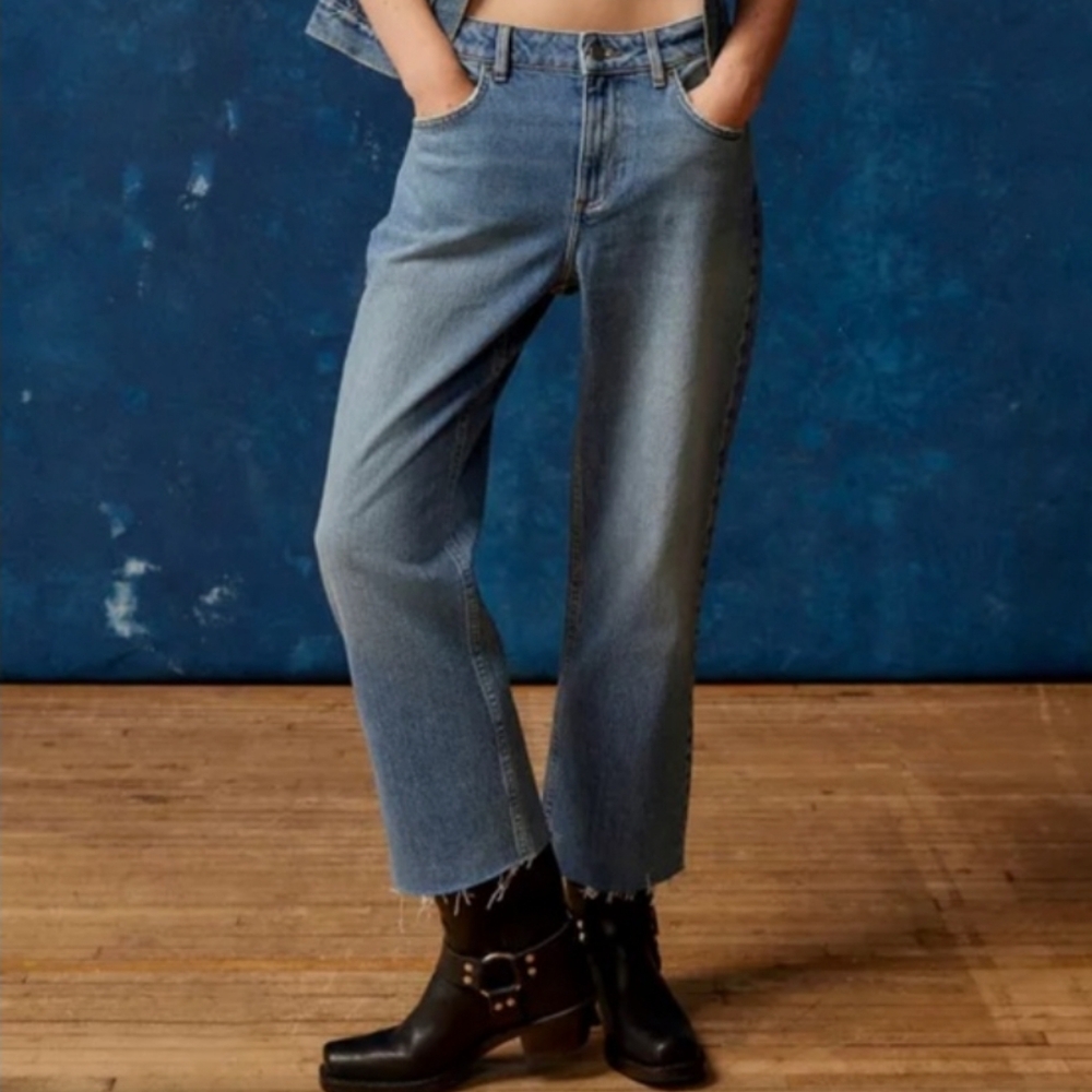 Urban Outfitters Cowboy Cropped Jeans Size 30